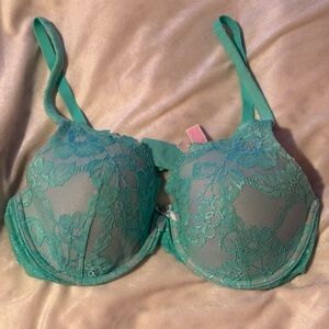 Vintage VICTORIA’S SECRET Lace Bra in Aqua